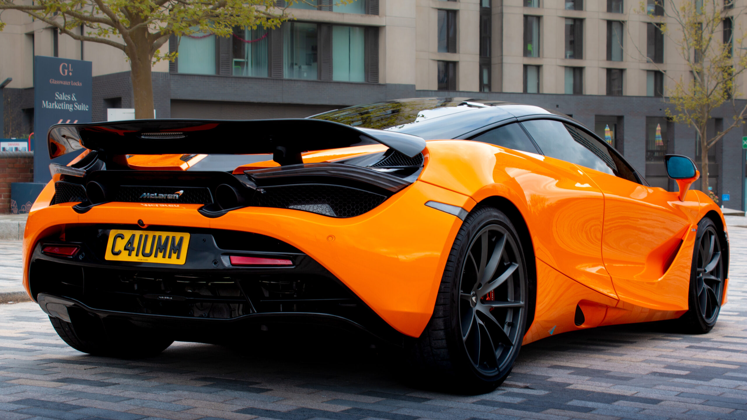 McLaren 720S Gloss Black Carbon Fibre Accents Wrapart Birmingham